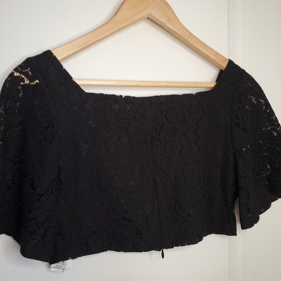 🎈2/$50 🆕️ Zara Cropped Blouse - Picture 5 of 9